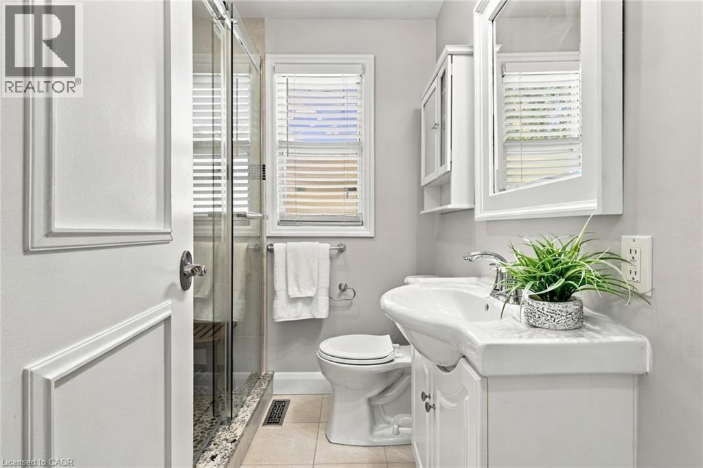 52 Dudhope Avenue, Cambridge, ON