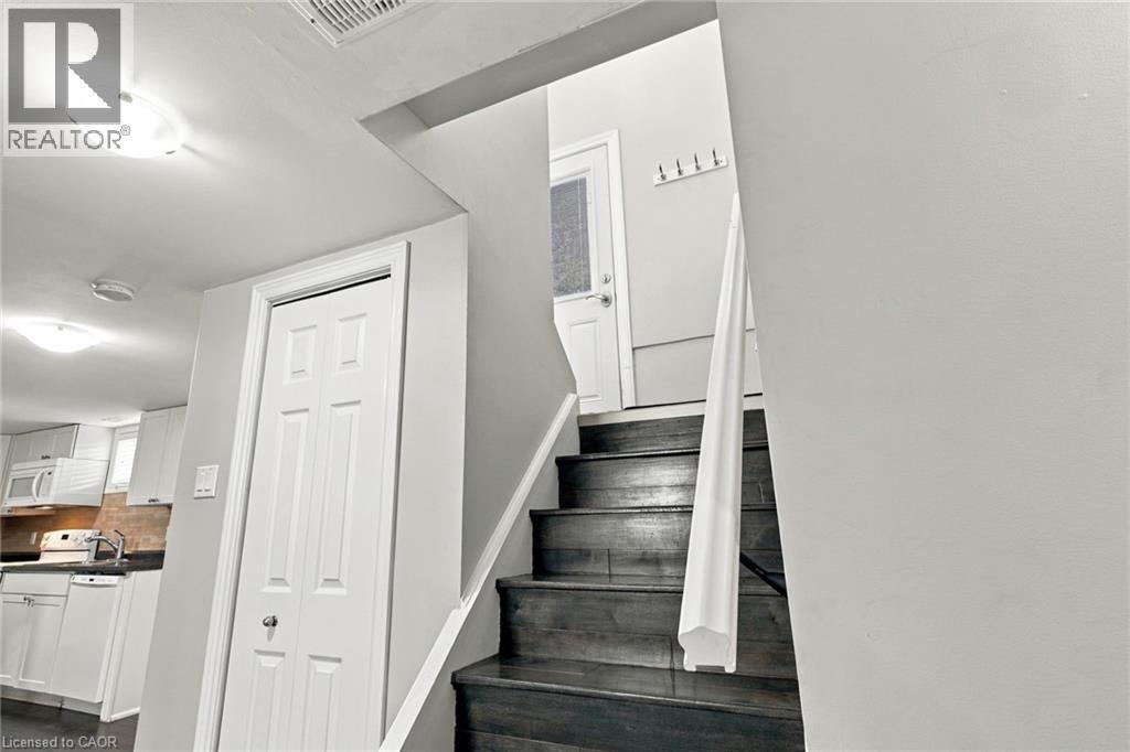 52 Dudhope Avenue, Cambridge, ON