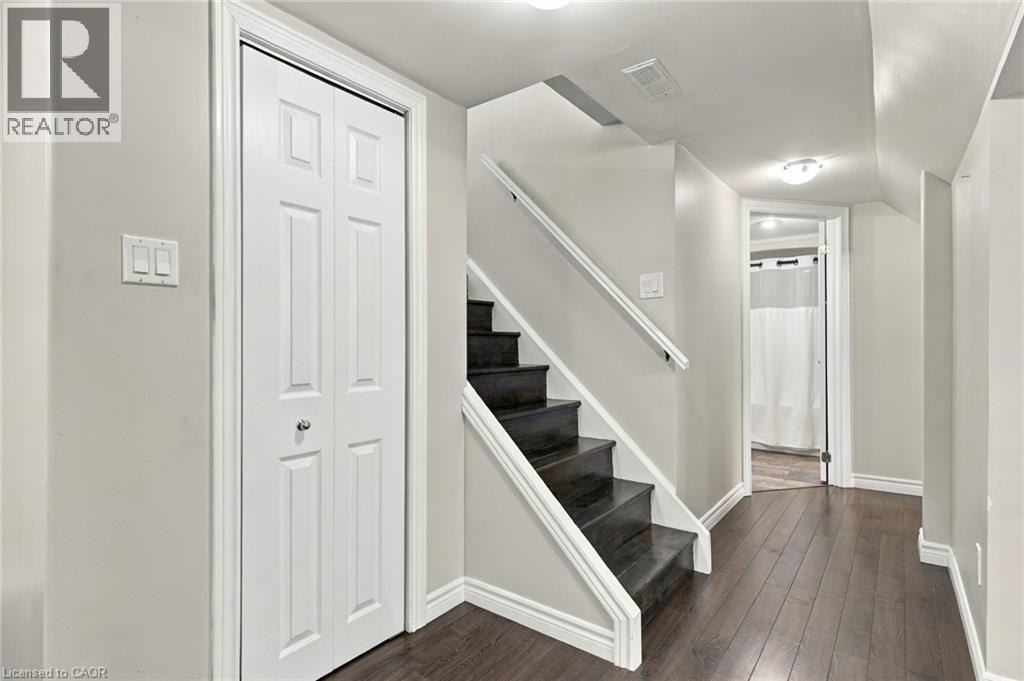 52 Dudhope Avenue, Cambridge, ON