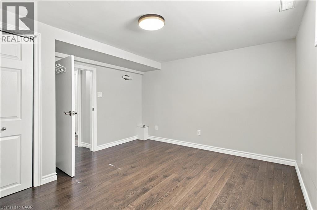 52 Dudhope Avenue, Cambridge, ON