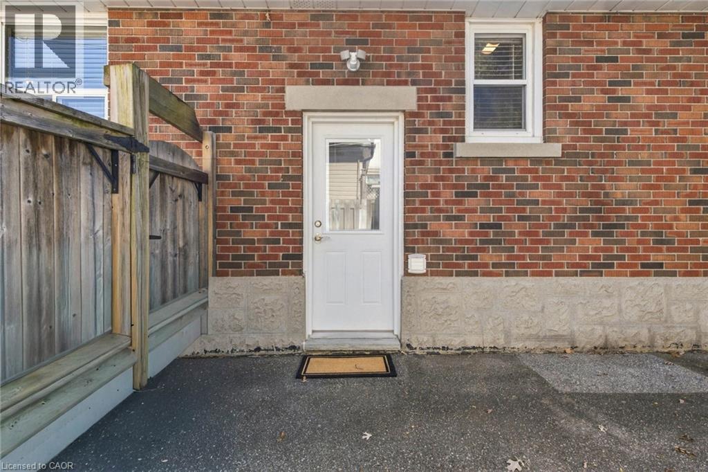 52 Dudhope Avenue, Cambridge, ON