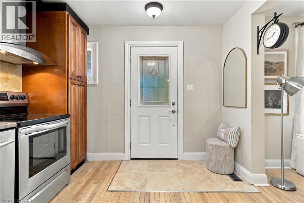52 Dudhope Avenue, Cambridge, ON