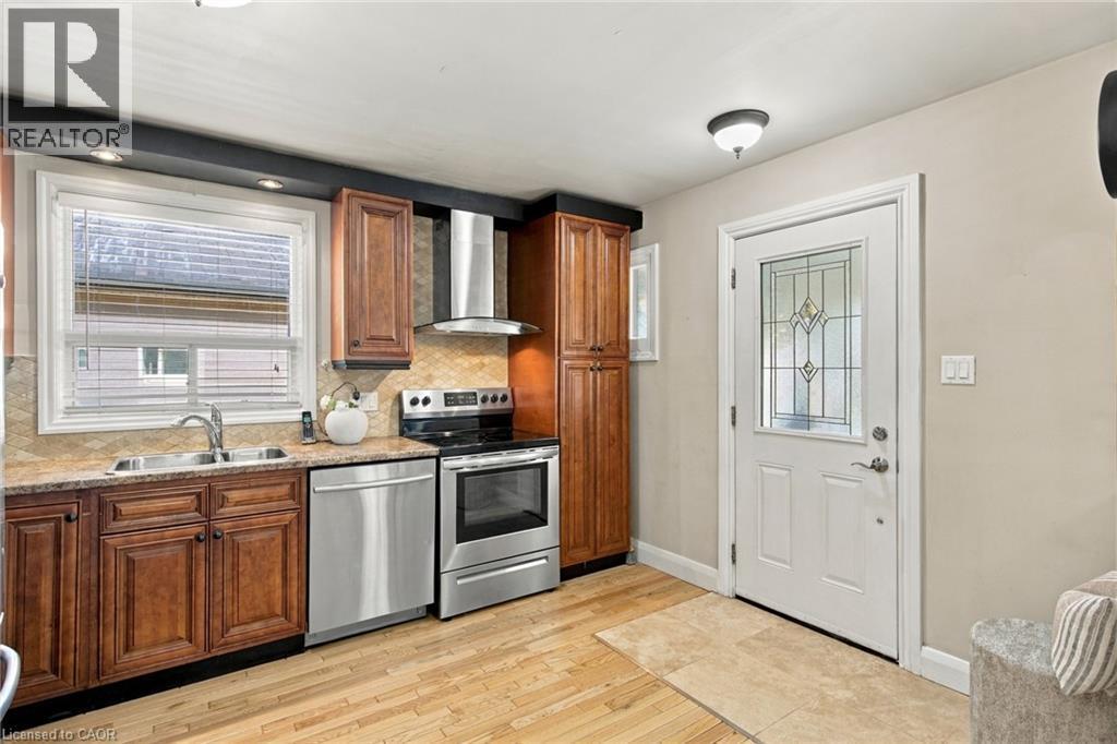 52 Dudhope Avenue, Cambridge, ON
