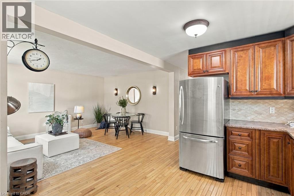 52 Dudhope Avenue, Cambridge, ON