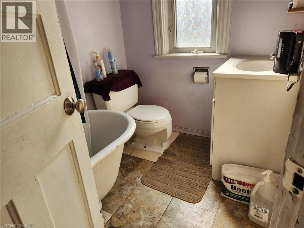 25 Gladstone Avenue, Hamilton, ON