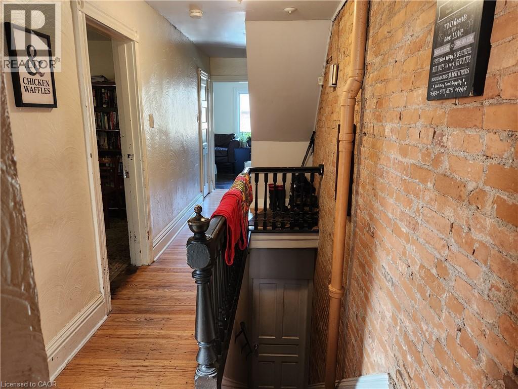 25 Gladstone Avenue, Hamilton, ON