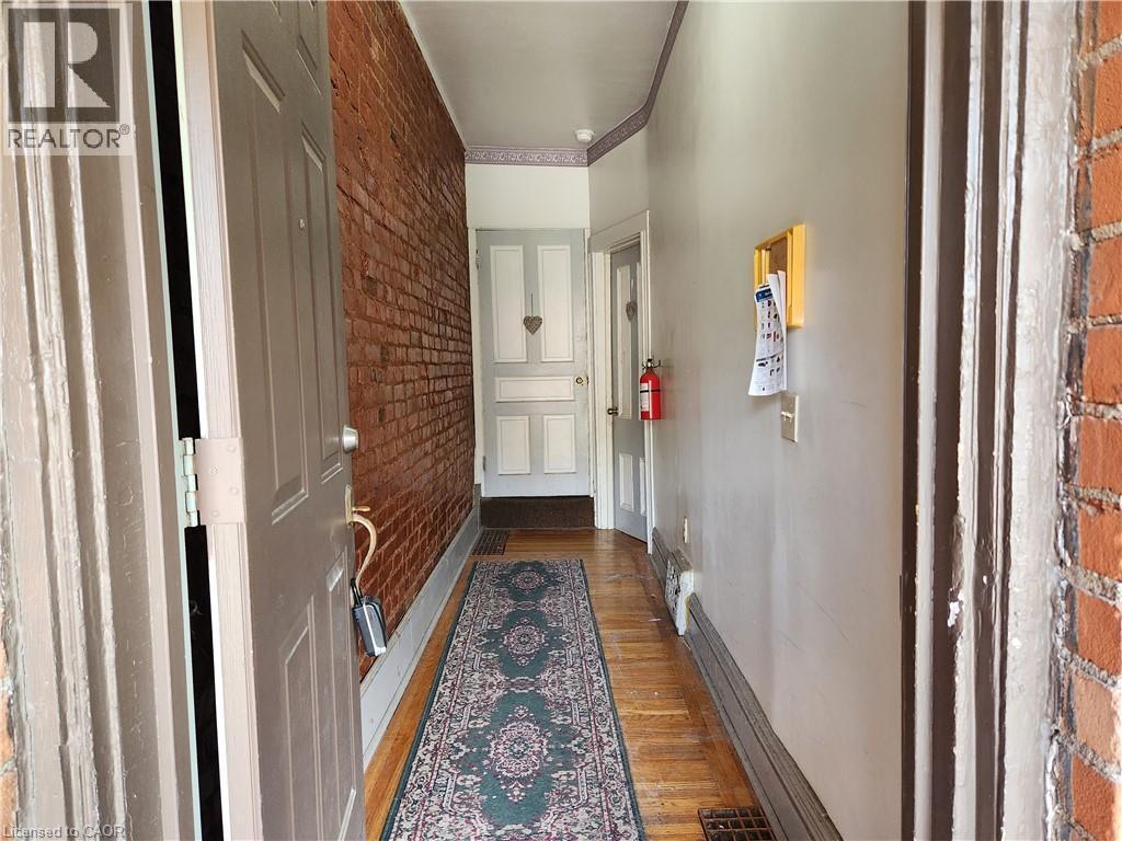 25 Gladstone Avenue, Hamilton, ON