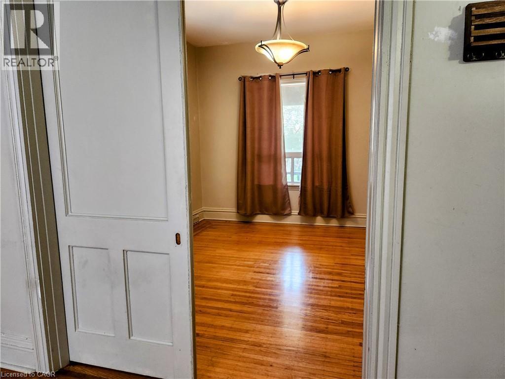 25 Gladstone Avenue, Hamilton, ON