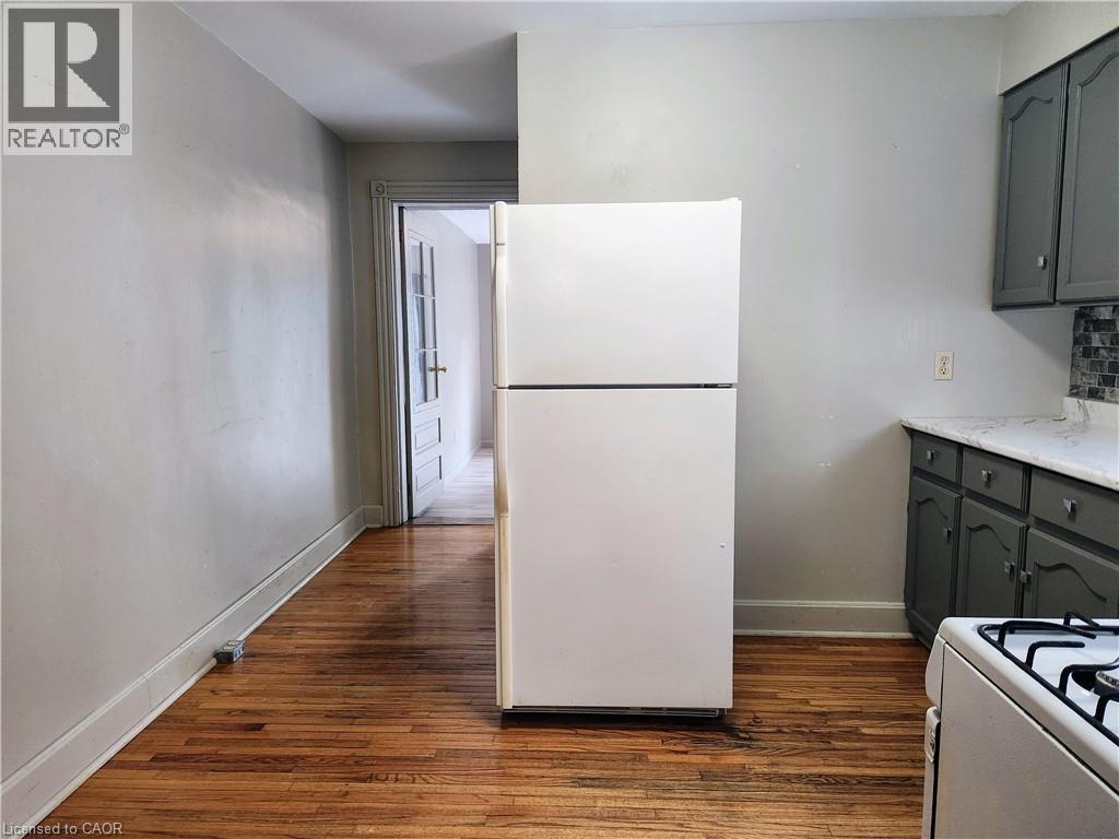 25 Gladstone Avenue, Hamilton, ON