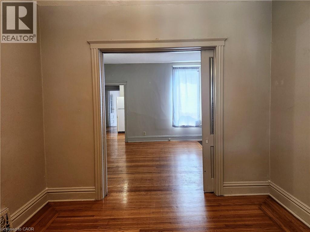 25 Gladstone Avenue, Hamilton, ON