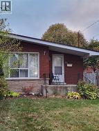 5 RONALDSHAY Avenue  Hamilton, ON L9A 3B2
