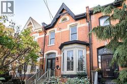 151 MARKLAND Street  Hamilton, ON L8P 2K4