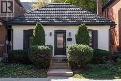 303 CHARLTON Avenue W  Hamilton, ON L8P 2E4
