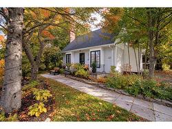 218 Colonial Heights  Fredericton, NB E3B 5M1