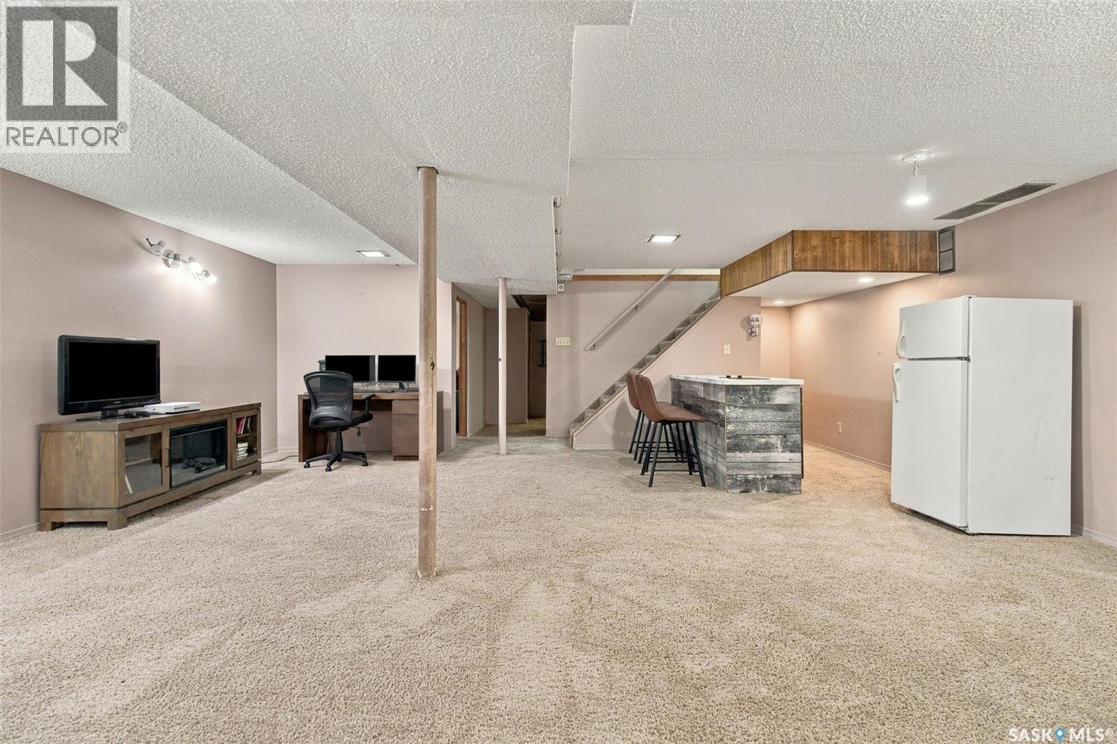 122 Michener Drive, Regina, SK