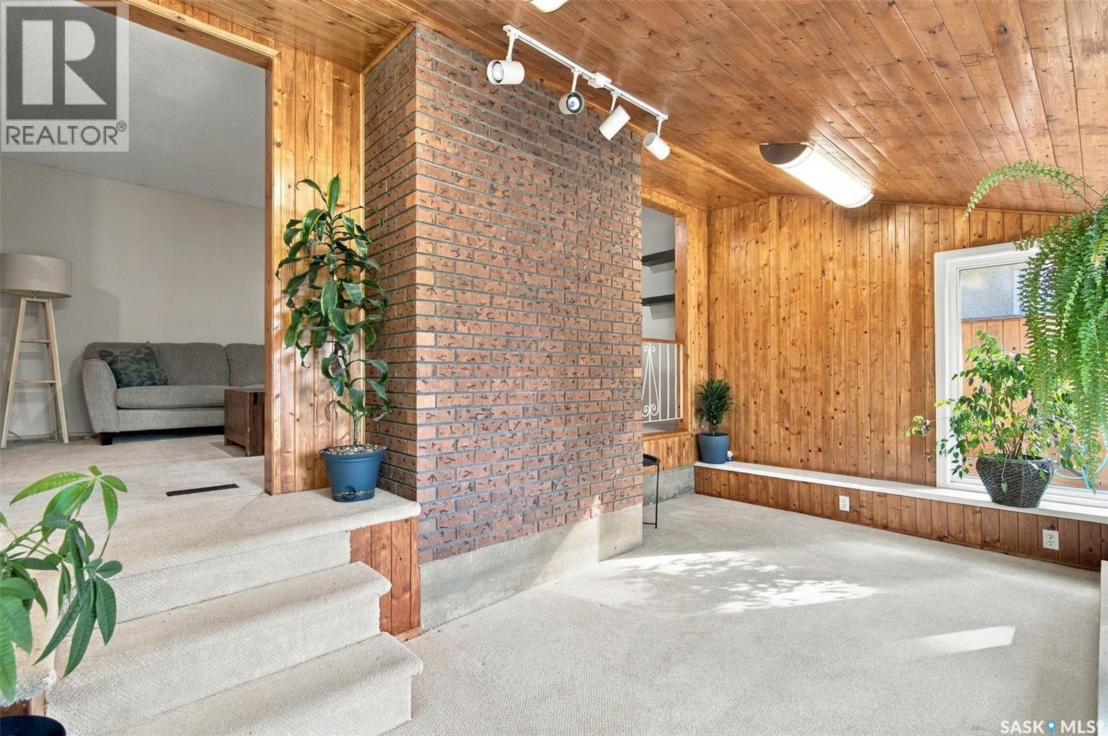 122 Michener Drive, Regina, SK