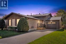 43 LEWIS Crescent  Kitchener, ON N2A 2T7