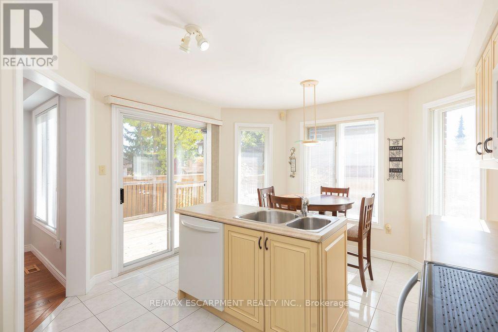 7 Falconridge Drive, Hamilton, ON