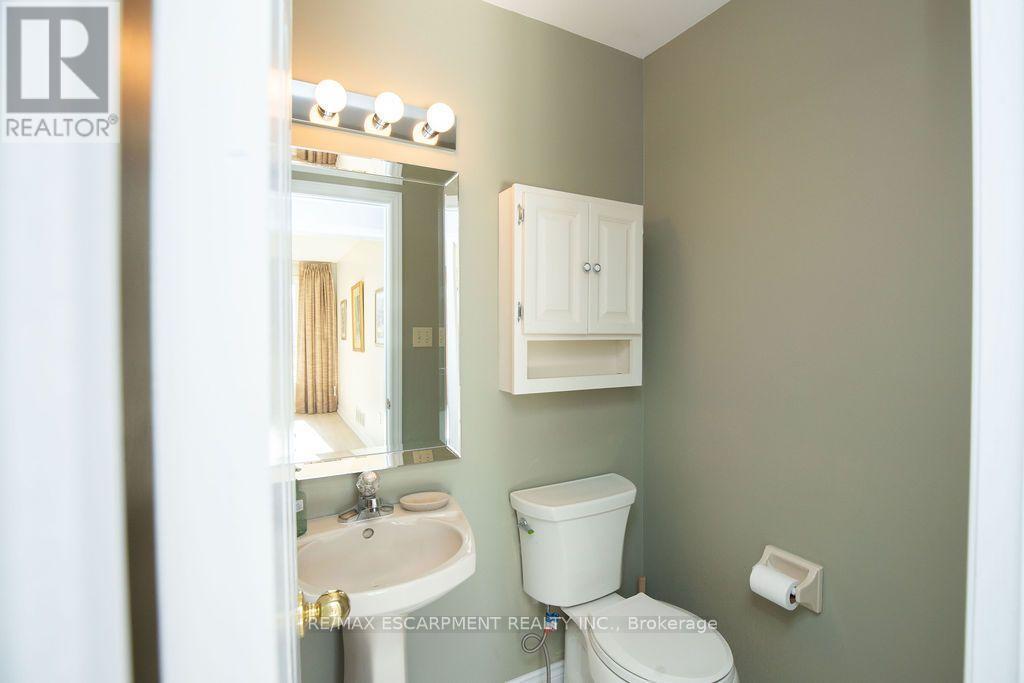 7 Falconridge Drive, Hamilton, ON