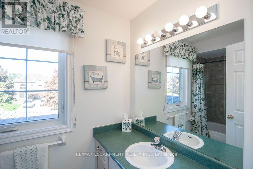 7 Falconridge Drive, Hamilton, ON