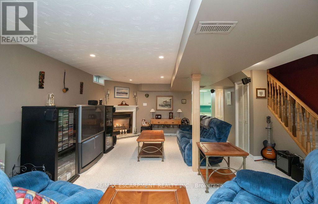 7 Falconridge Drive, Hamilton, ON