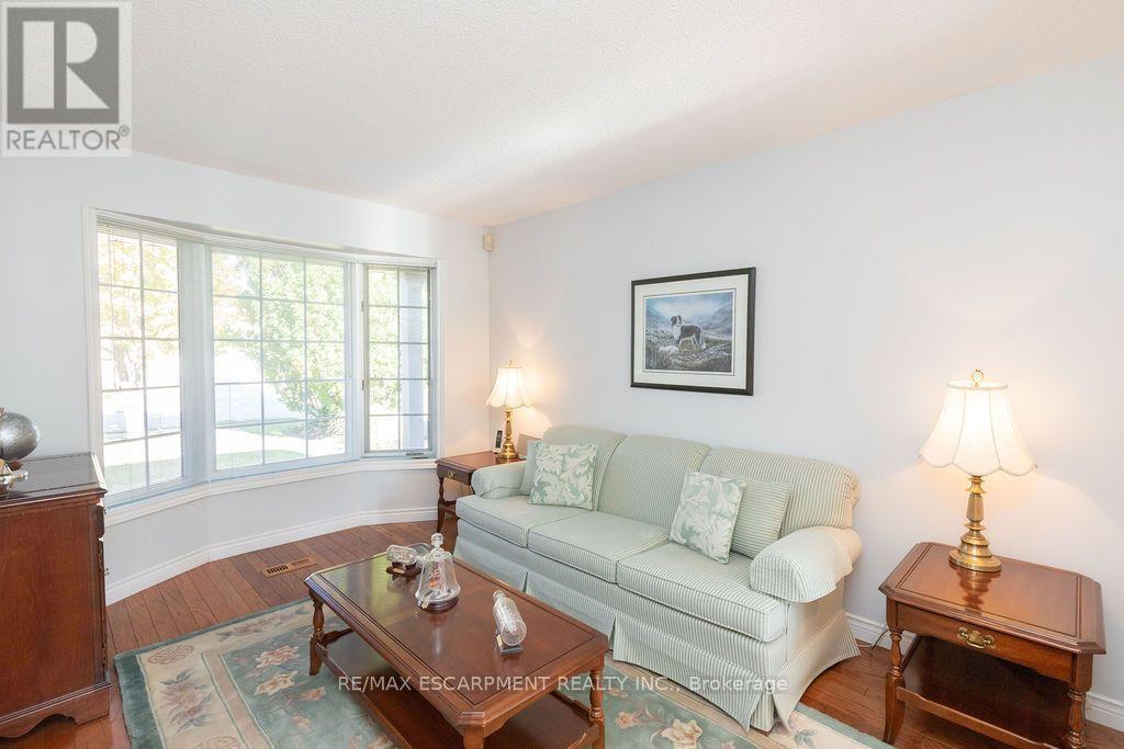 7 Falconridge Drive, Hamilton, ON