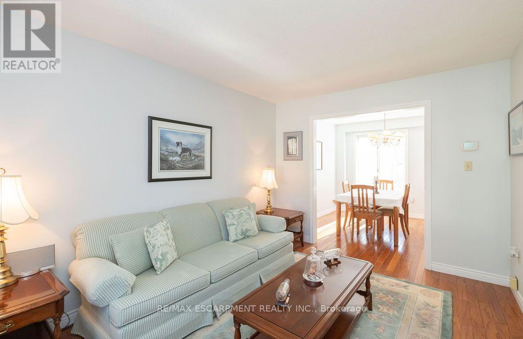 7 Falconridge Drive, Hamilton, ON