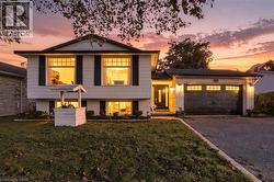 84 ELGAR Avenue  Hamilton, ON L9C 4E5