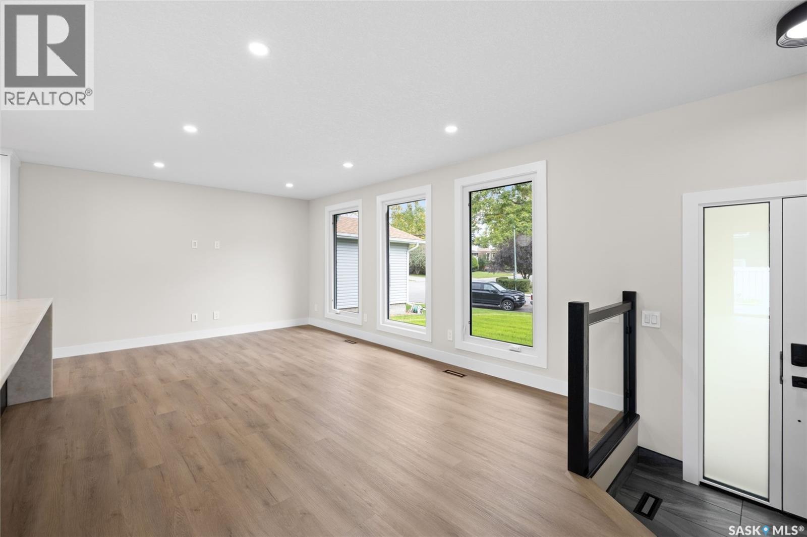 10 Selkirk Crescent, Regina, SK
