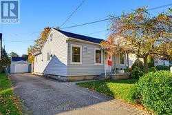 9 SPENCER AVENUE  Hamilton, ON L9H 1E7