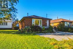 928 UPPER GAGE Avenue  Hamilton, ON L8V 4K9