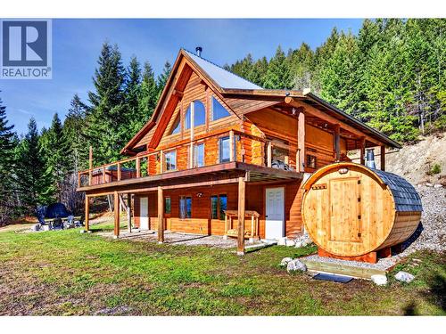 2405 95 Highway  Golden, BC V0A 1H0