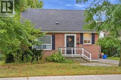 408 SANATORIUM Road  Hamilton, ON L9C 2A9