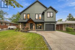 94 BELLINGHAM DRIVE  Hamilton (Lawfield), ON L8V 3R4