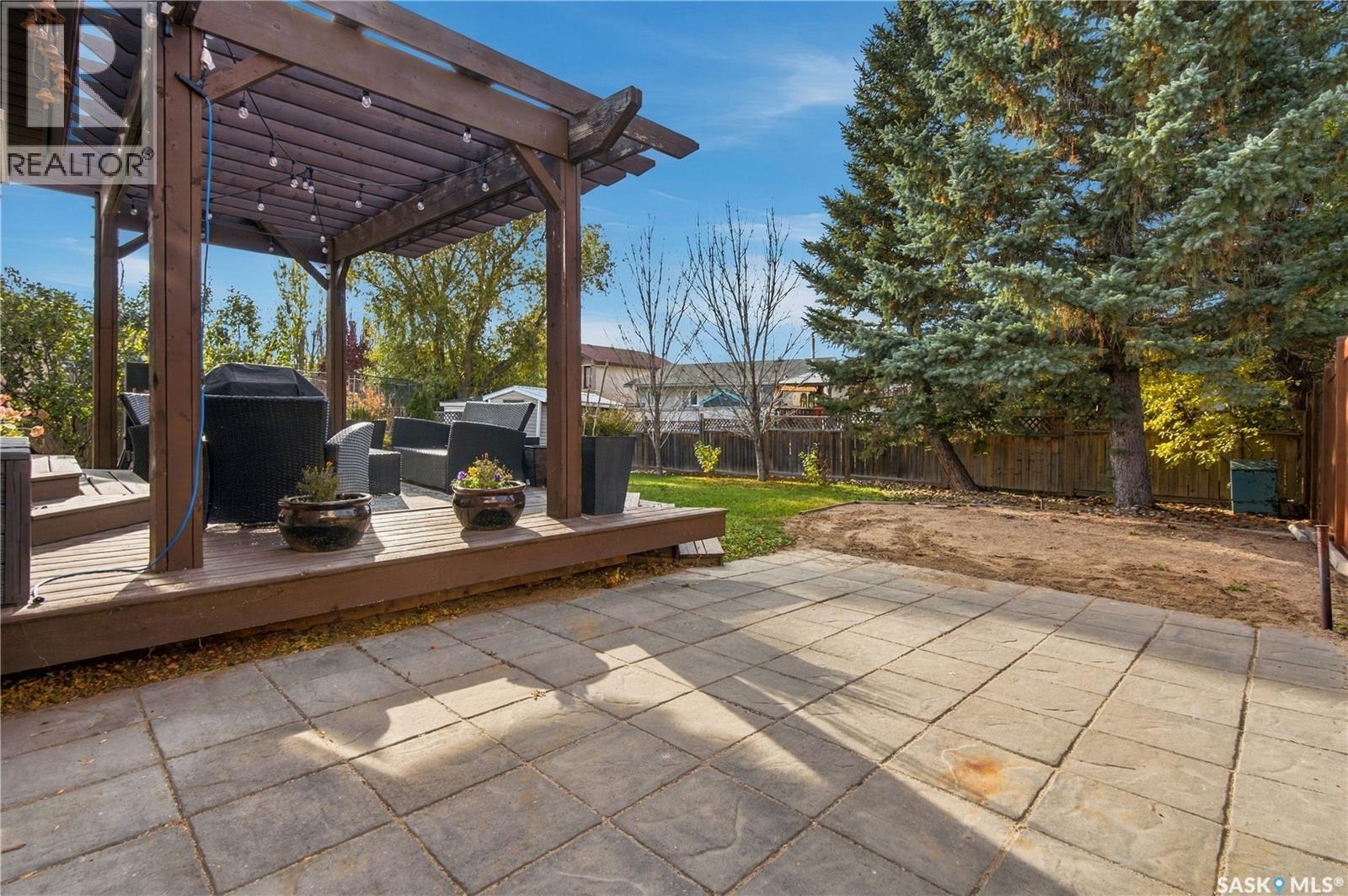246 Hector Crescent N, Regina, SK