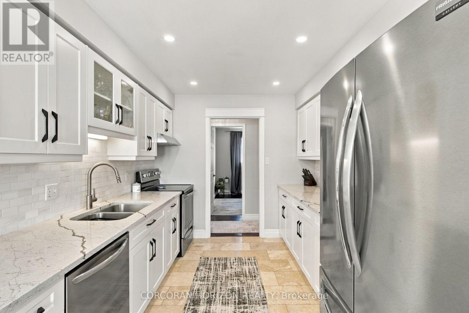 27 Costain Court, Kitchener, ON