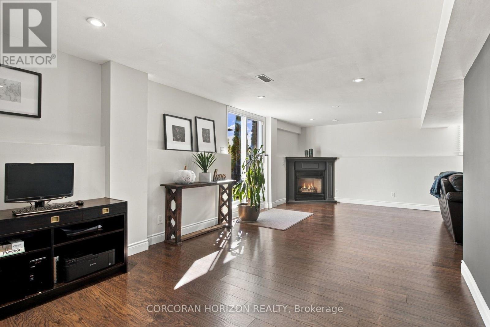 27 Costain Court, Kitchener, ON