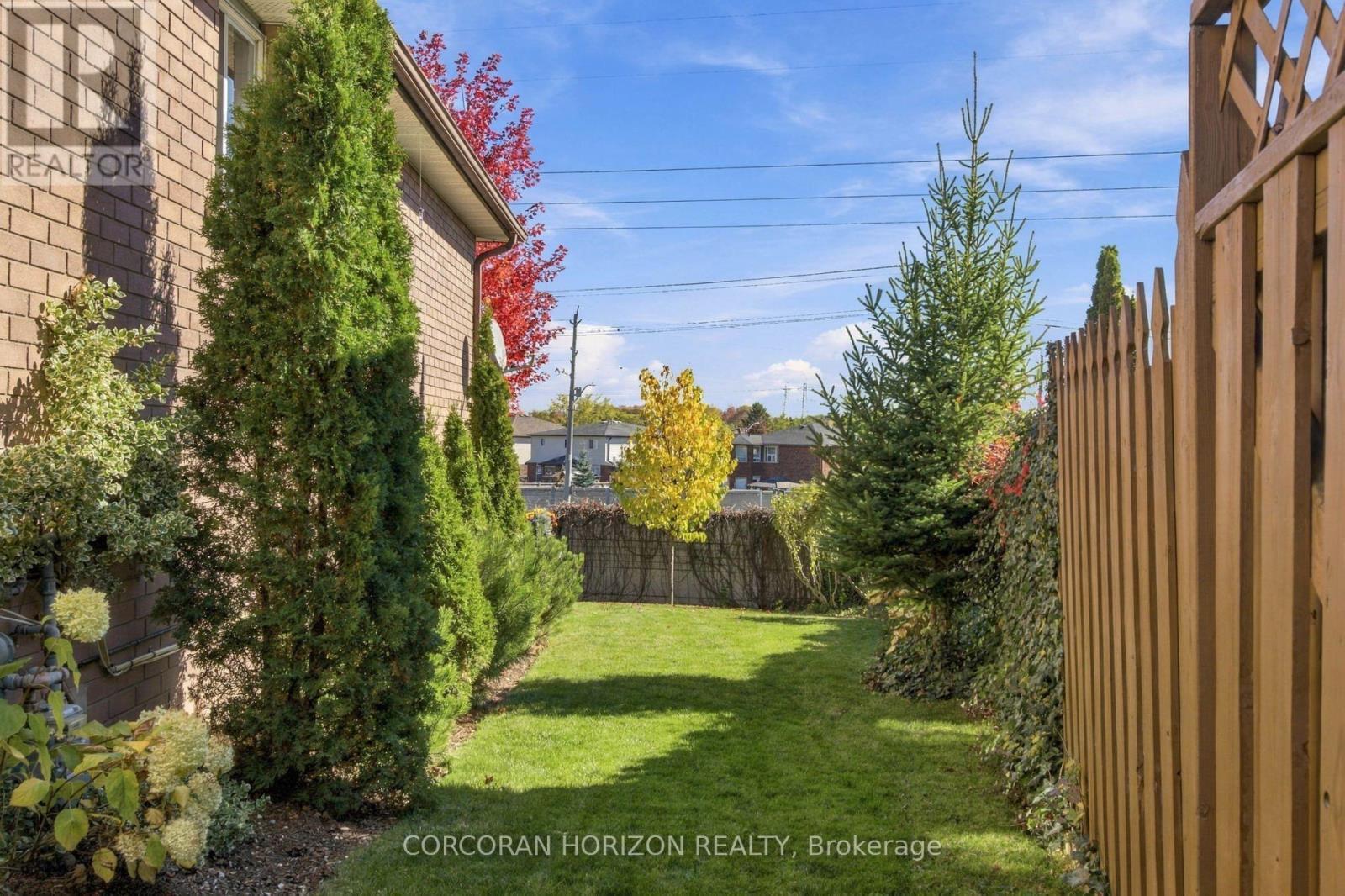 27 Costain Court, Kitchener, ON