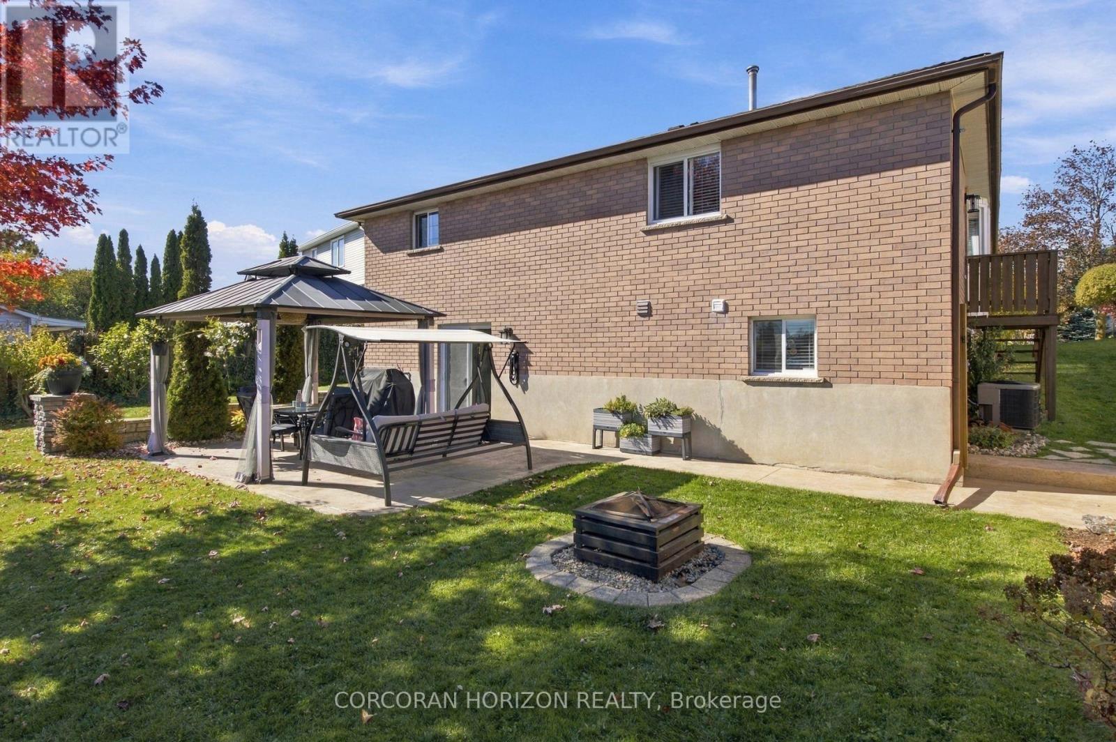 27 Costain Court, Kitchener, ON