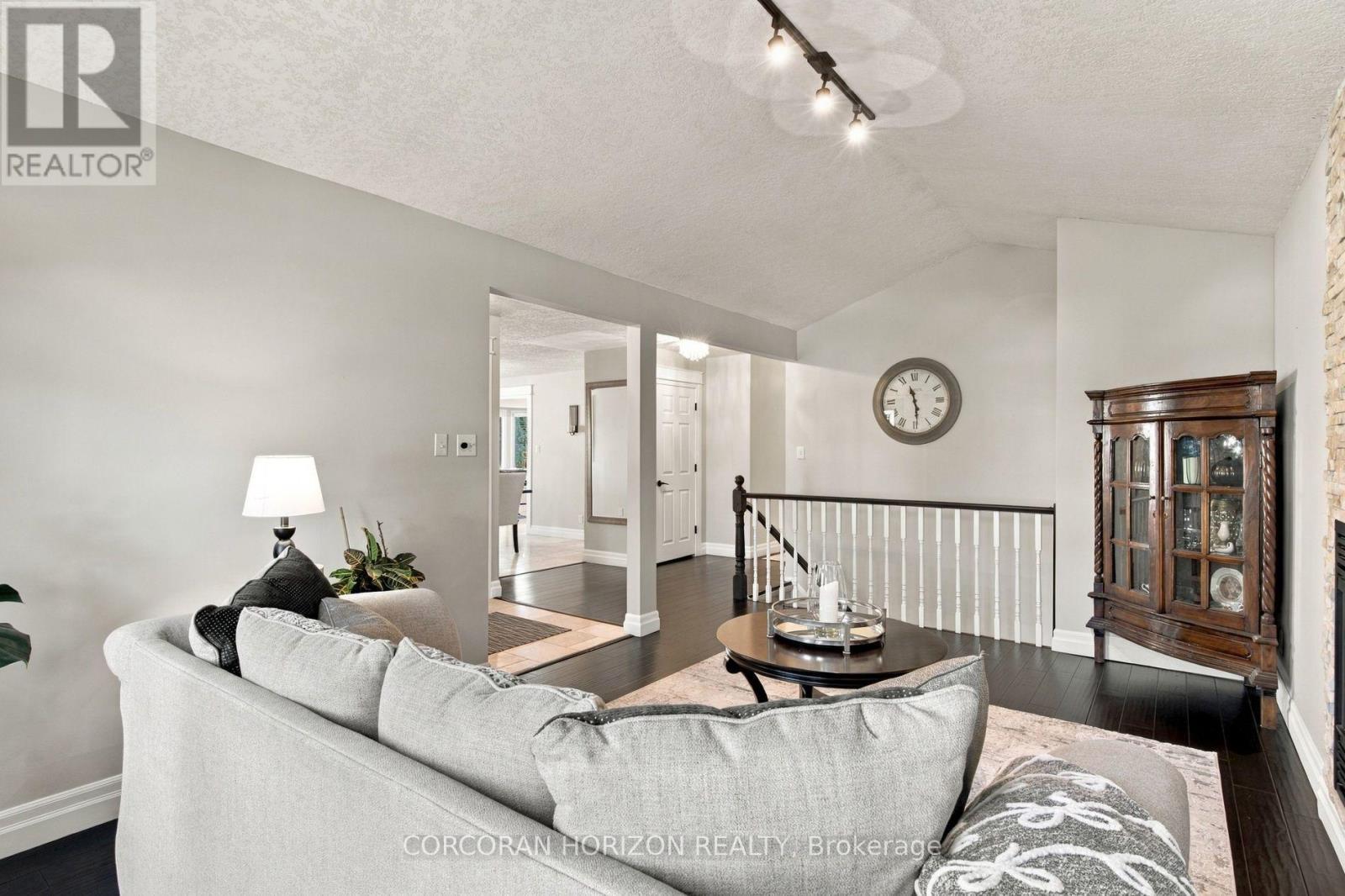27 Costain Court, Kitchener, ON