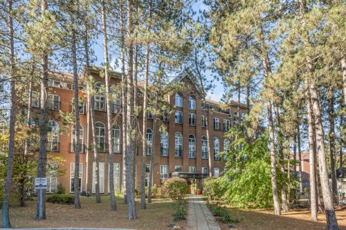 307-1360 Av. du Golf-de-Bélair  Québec (La Haute-Saint-Charles), QC G3J 1W8