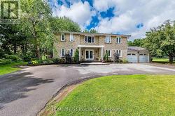 17 CRESCENT HILL DRIVE S Brampton, ON L6S 2P4
