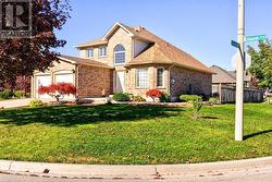 13 CHIANTI CRESCENT  Hamilton, ON L8E 5W1