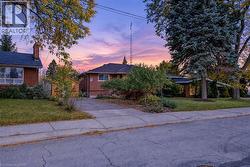 6 SANDRINGHAM Avenue  Hamilton, ON L9C 2H4