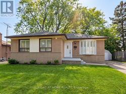 71 ROCKPORT CRESCENT Richmond Hill, ON L4C 2L7