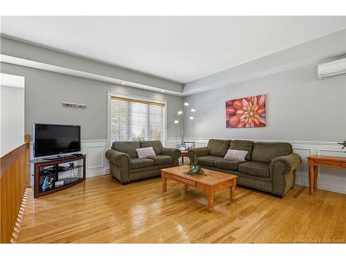 14 Wilfred Ave, Fredericton, NB 