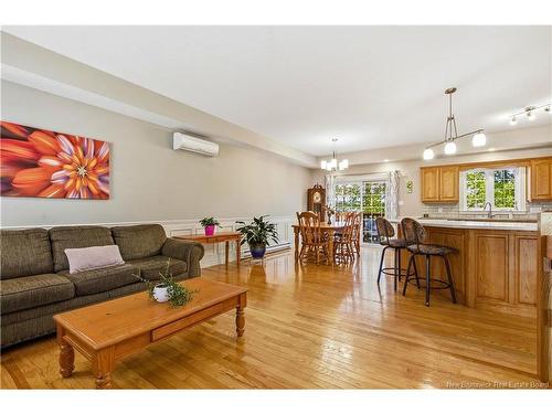 14 Wilfred Ave, Fredericton, NB 