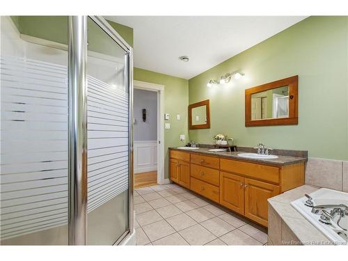 14 Wilfred Ave, Fredericton, NB 