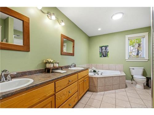 14 Wilfred Ave, Fredericton, NB 