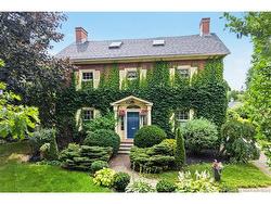122 Waterloo ROW  Fredericton, NB E3B 1Z1